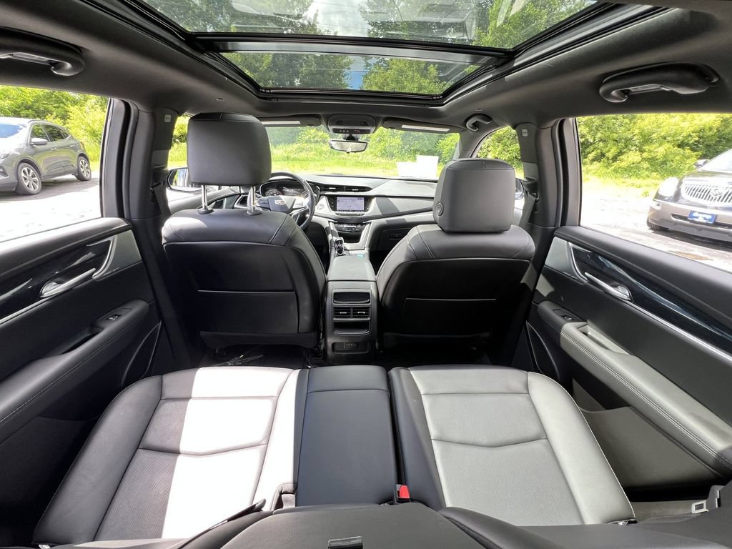 Used 2023 Cadillac XT5 Premium Luxury w/ Technology Package AWD/4WD image 38