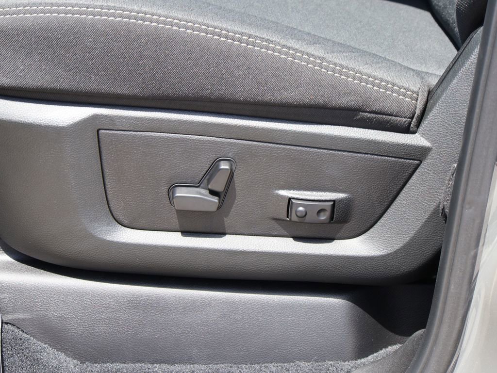 Used 2026 RAM 2500 Big Horn AWD/4WD image 24