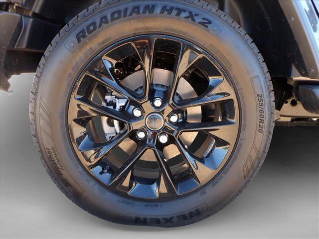 Used 2025 Jeep Wrangler Sahara image 7