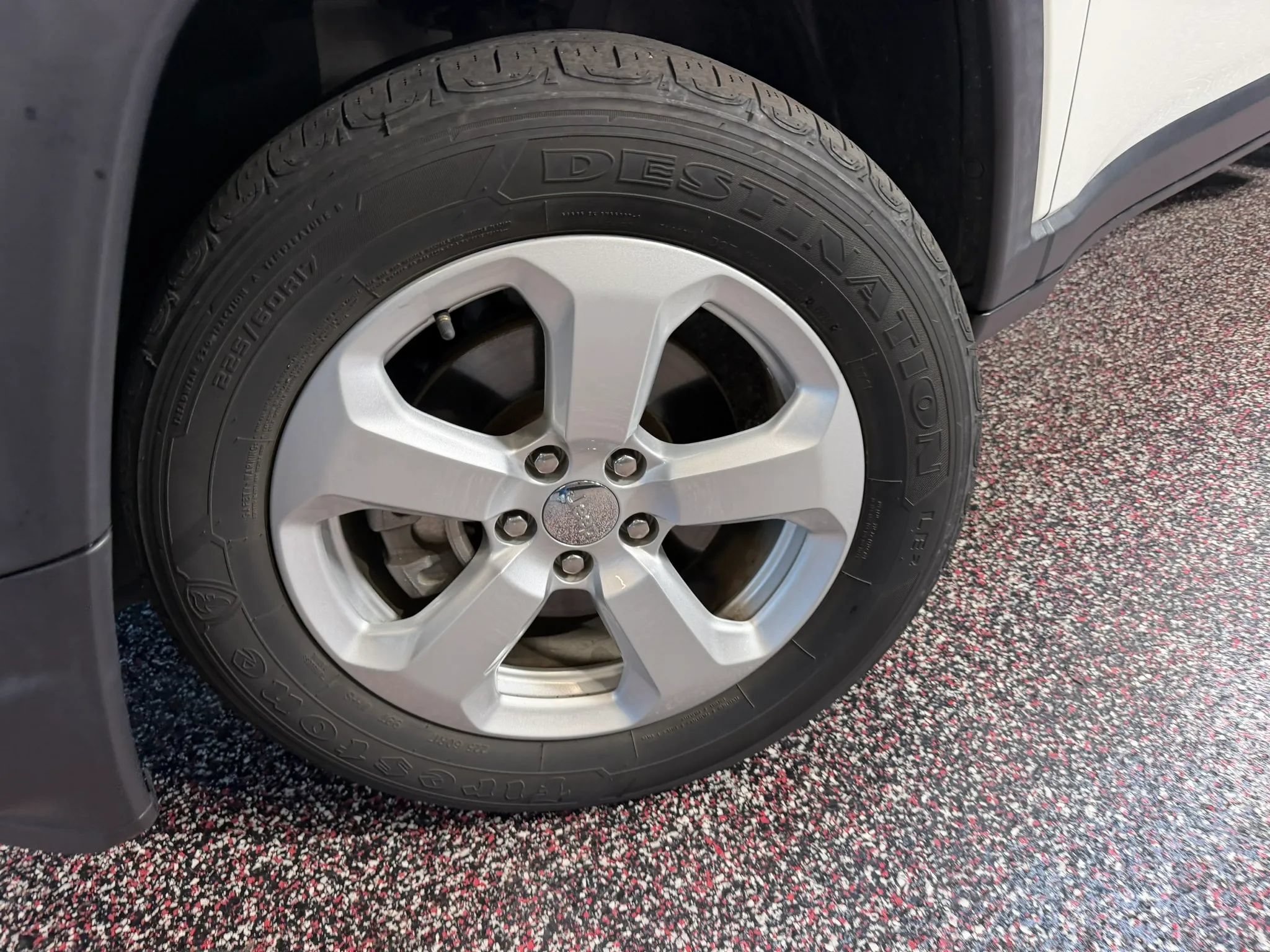 Used 2019 Jeep Compass Latitude w/ Cold Weather Group AWD/4WD image 37