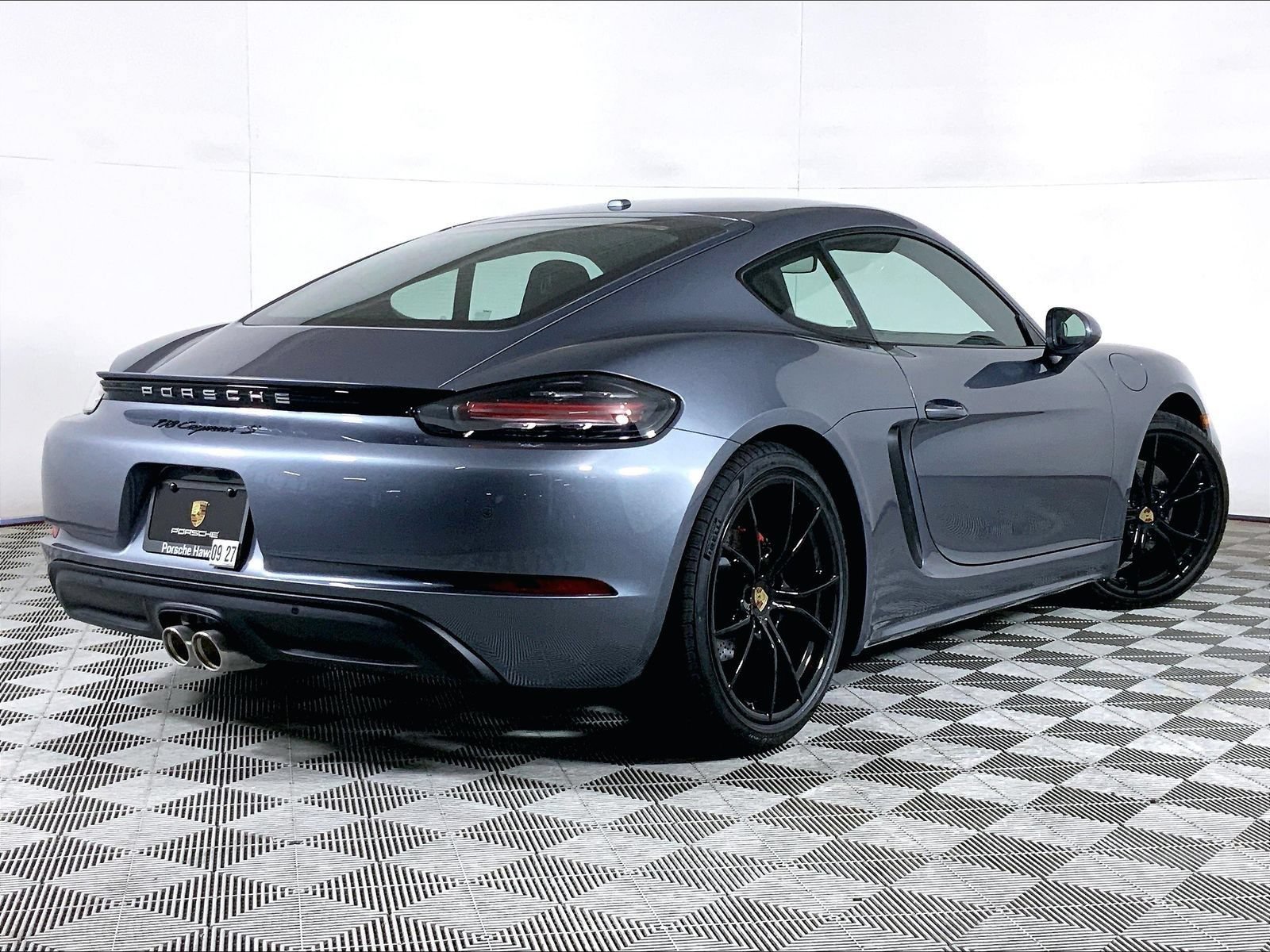 Used 2025 Porsche 718 Cayman S RWD image 9