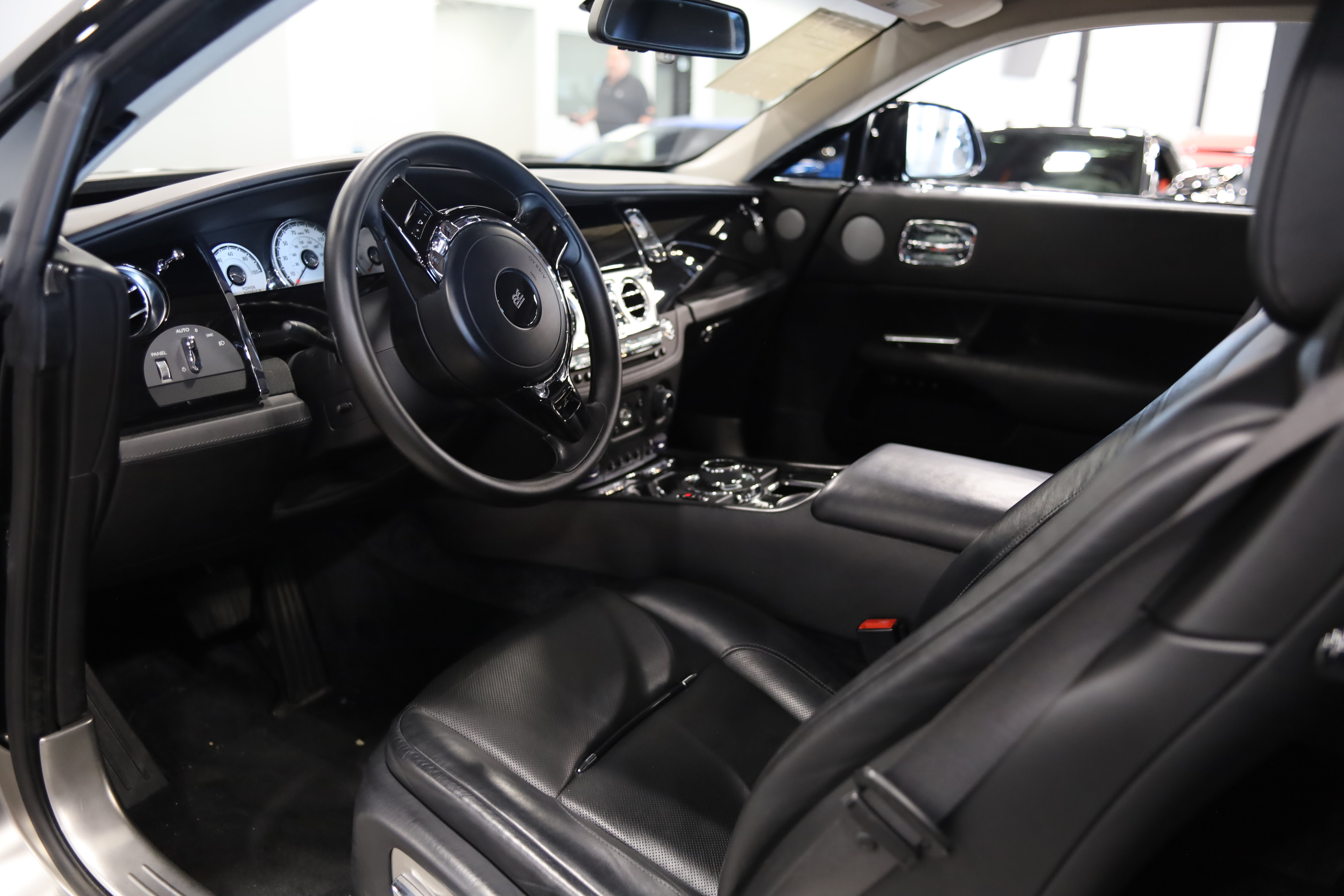 Used 2016 Rolls-Royce Wraith RWD image 14