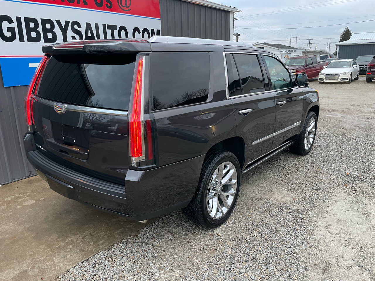 Used 2017 Cadillac Escalade Premium Luxury image 4