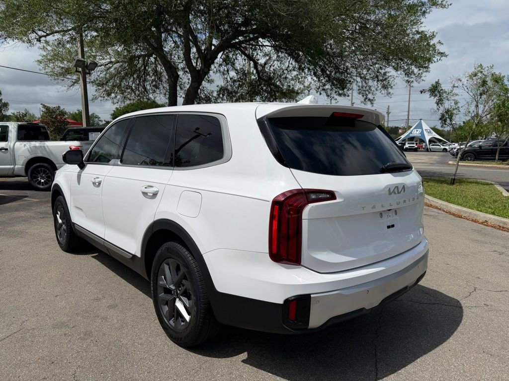 Used 2024 Kia Telluride LX FWD image 4