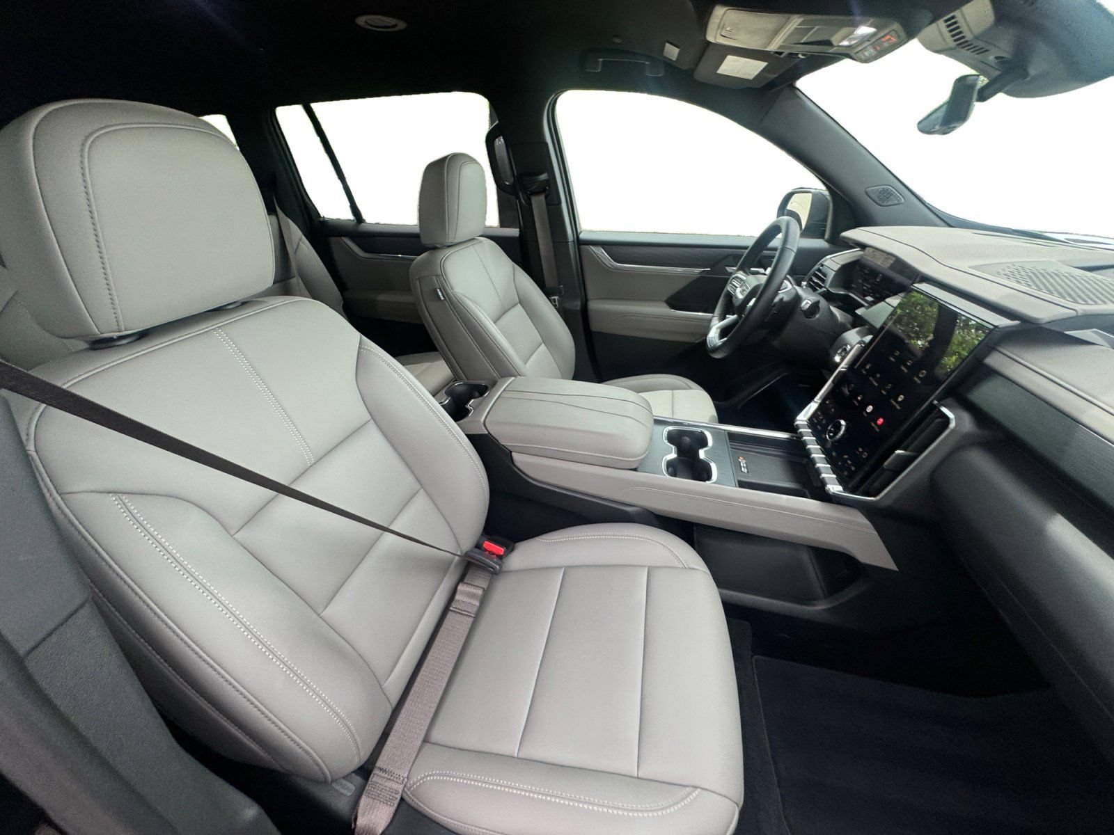 Certified 2026 GMC Acadia Elevation w/ Elevation Premium Package FWD image 15