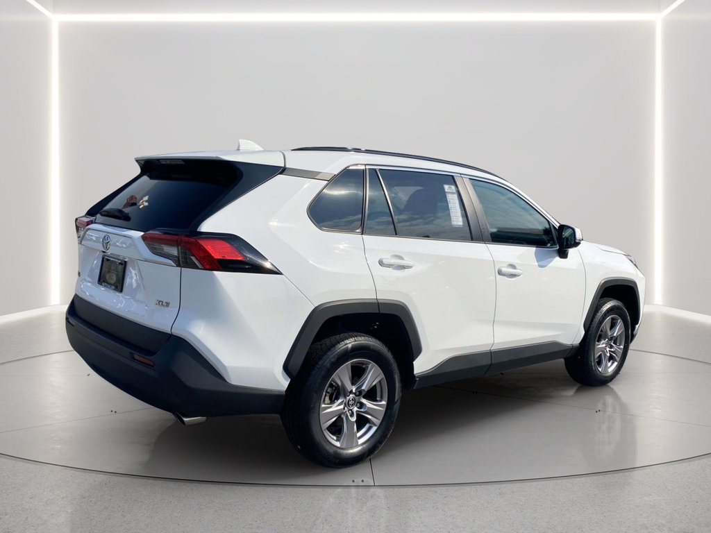 Used 2023 Toyota RAV4 XLE w/ Convenience Package FWD image 4