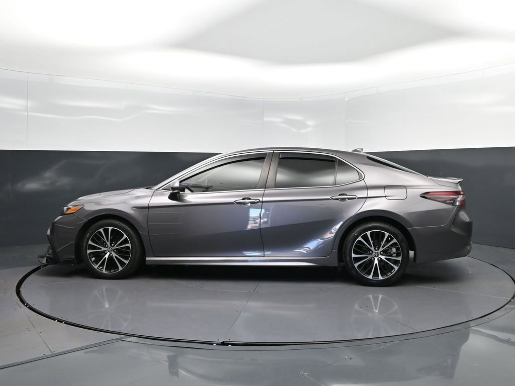Used 2023 Toyota Camry SE image 4