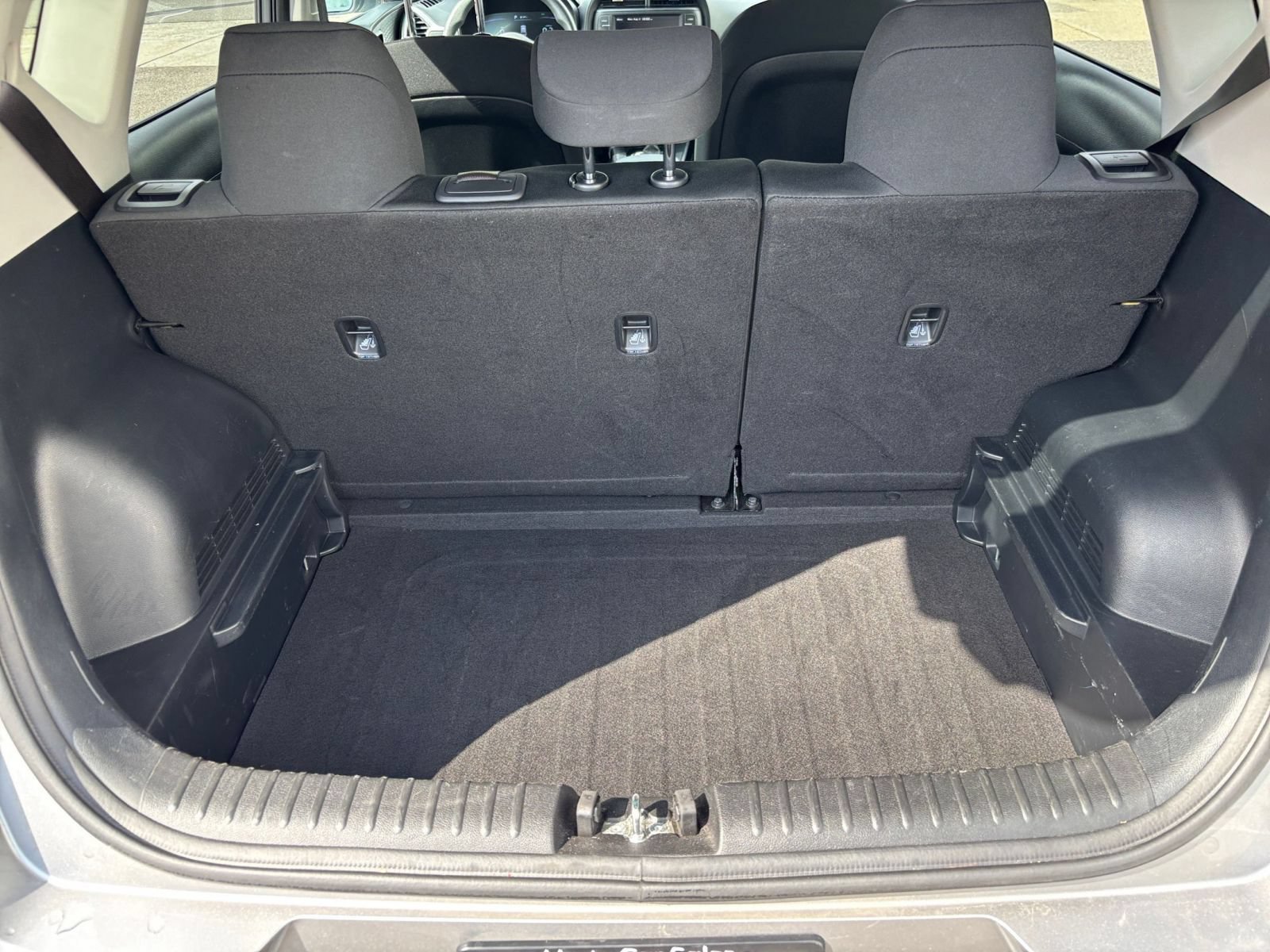 Used 2025 Kia Soul LX w/ LX Technology Package FWD image 24