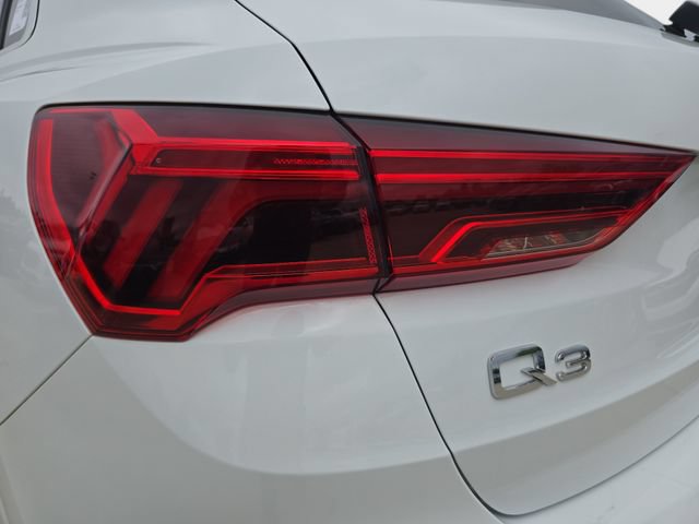 Used 2021 Audi Q3 2.0T Premium w/ Convenience Package AWD/4WD image 37