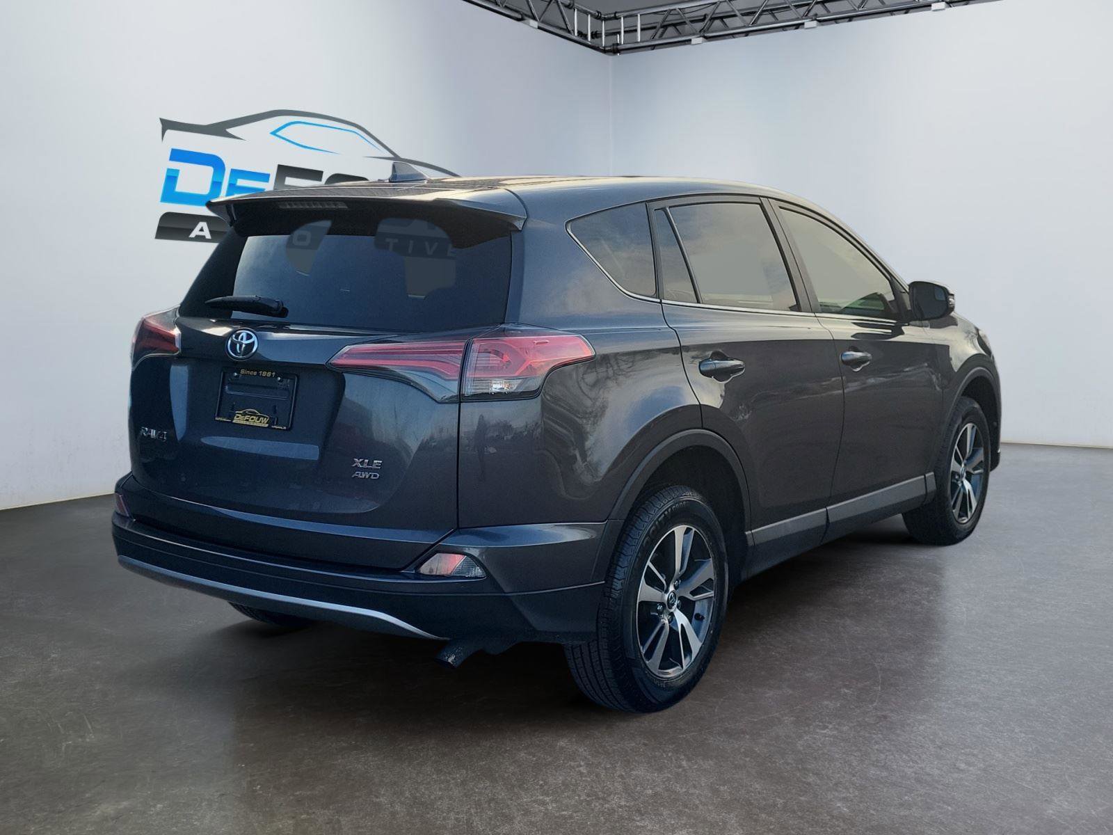 Used 2018 Toyota RAV4 XLE image 3