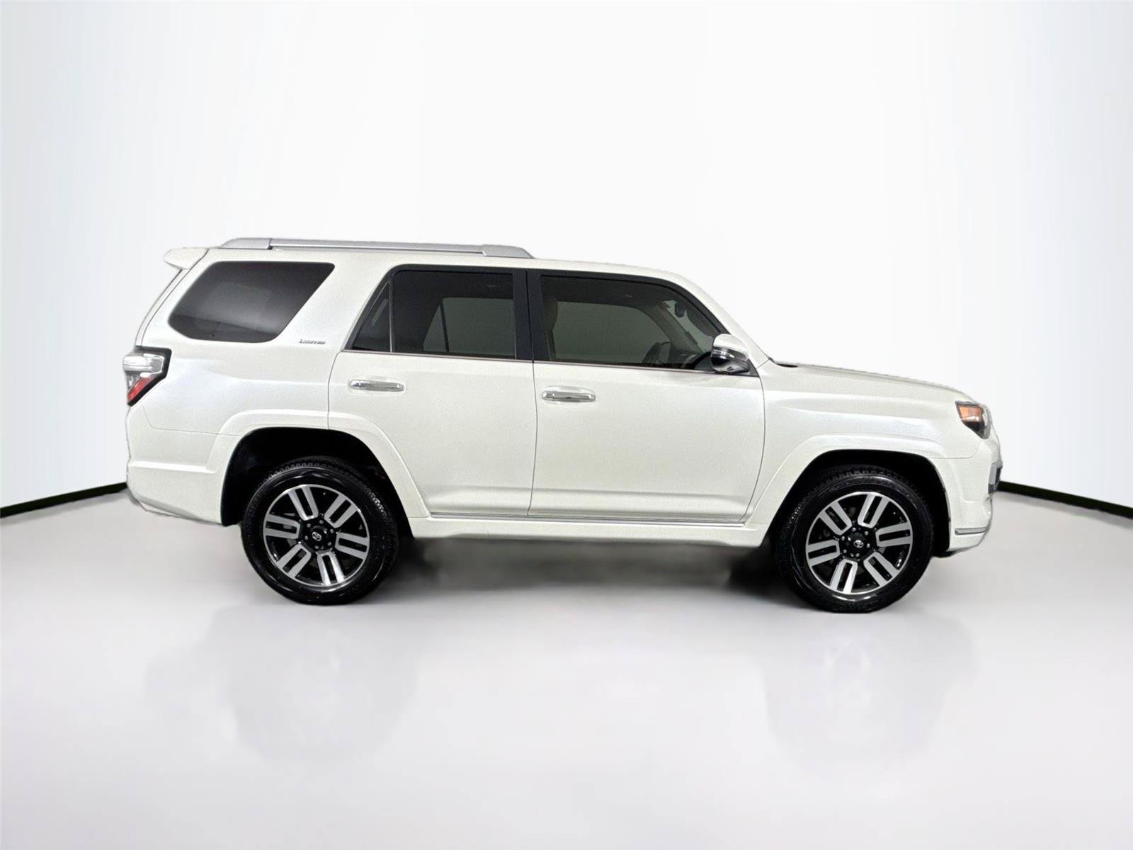 Certified 2022 Toyota 4Runner Limited AWD/4WD image 11