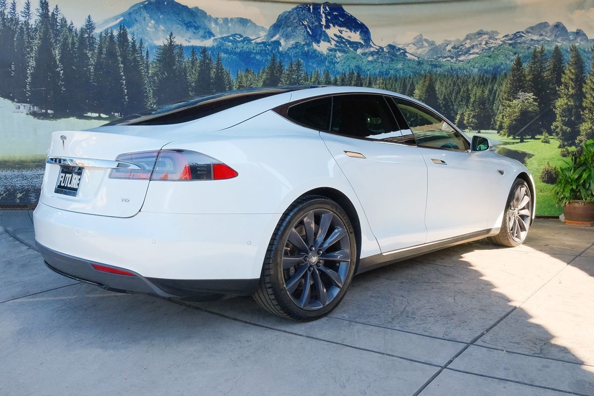 Used 2015 Tesla Model S 70 RWD image 6