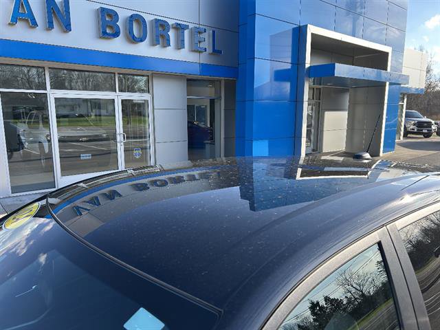 Certified 2024 Chevrolet Trax RS w/ Driver Confidence Package image 11