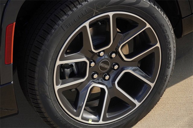 New 2025 Jeep Wagoneer Series III image 11