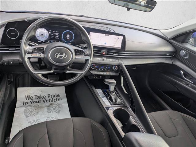 Used 2025 Hyundai Elantra SEL FWD image 16