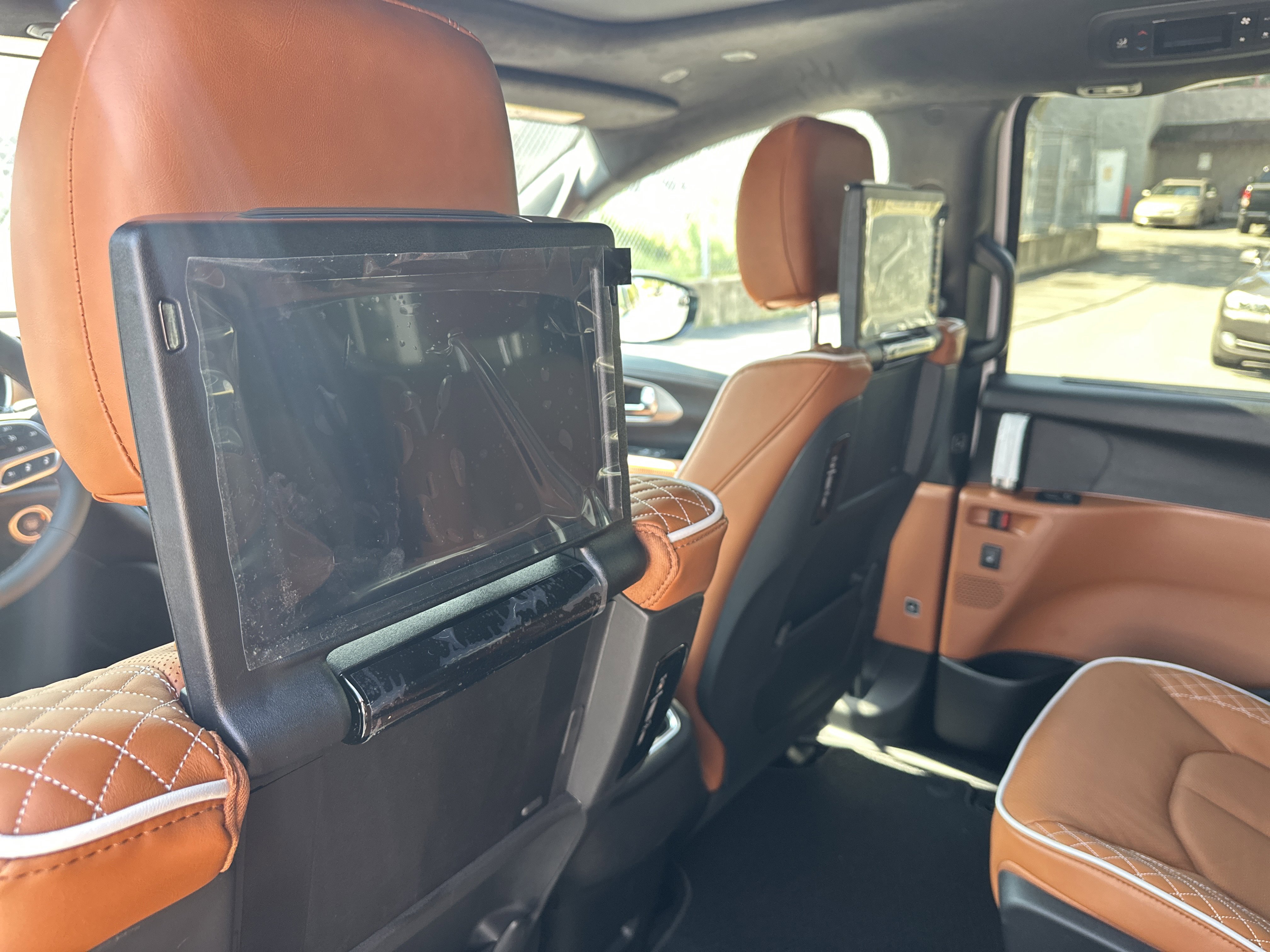 New 2026 Chrysler Pacifica Pinnacle image 17