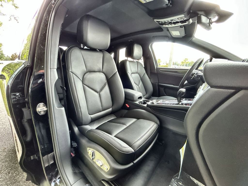 Certified 2026 Porsche Macan AWD/4WD image 21