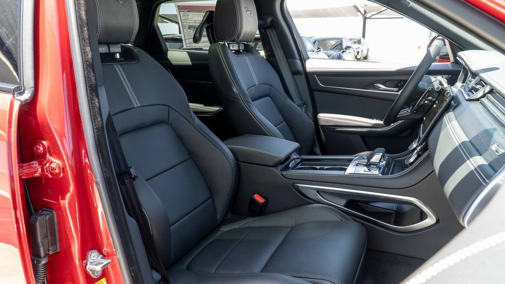 Used 2025 Jaguar F-PACE R-Dynamic S AWD/4WD image 21