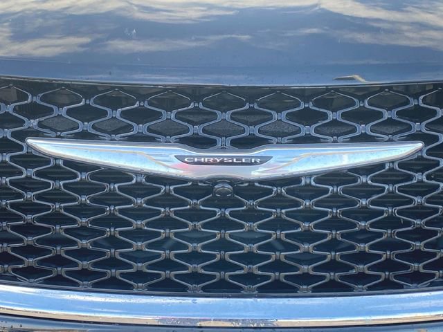 Used 2025 Chrysler Pacifica Select FWD image 27