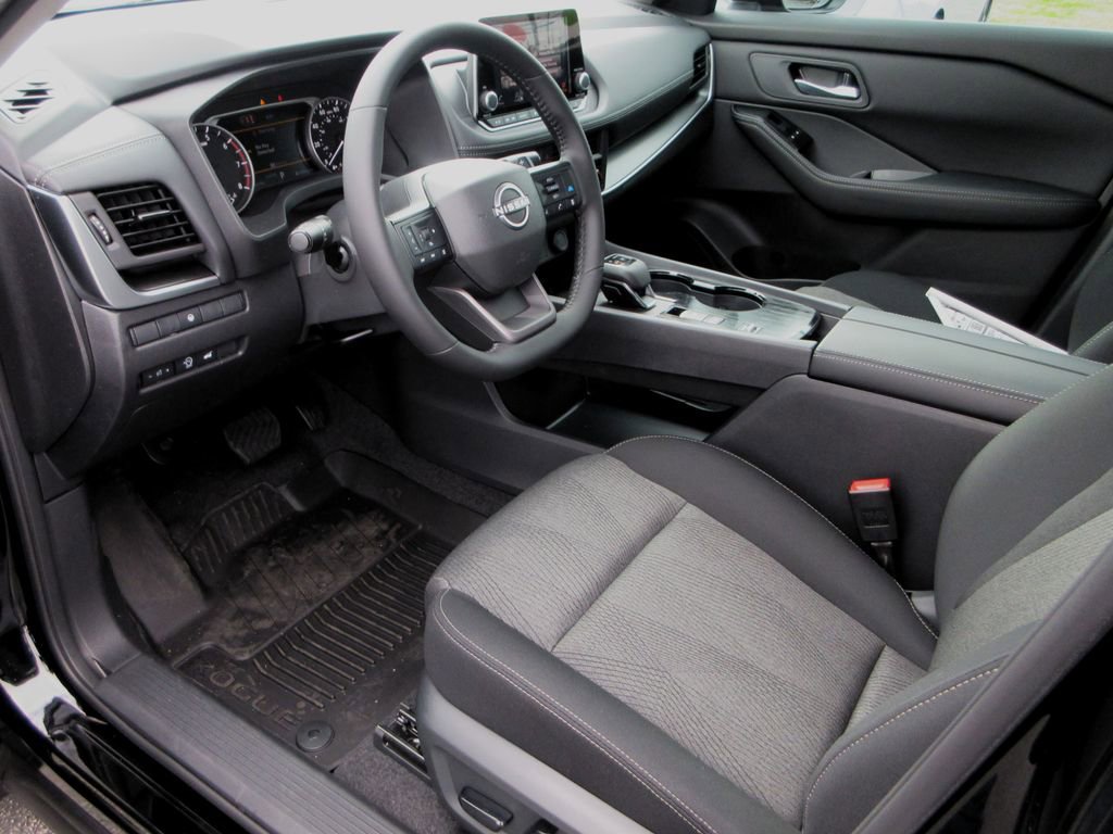 New 2026 Nissan Rogue SV w/ Cold Weather Package FWD image 13