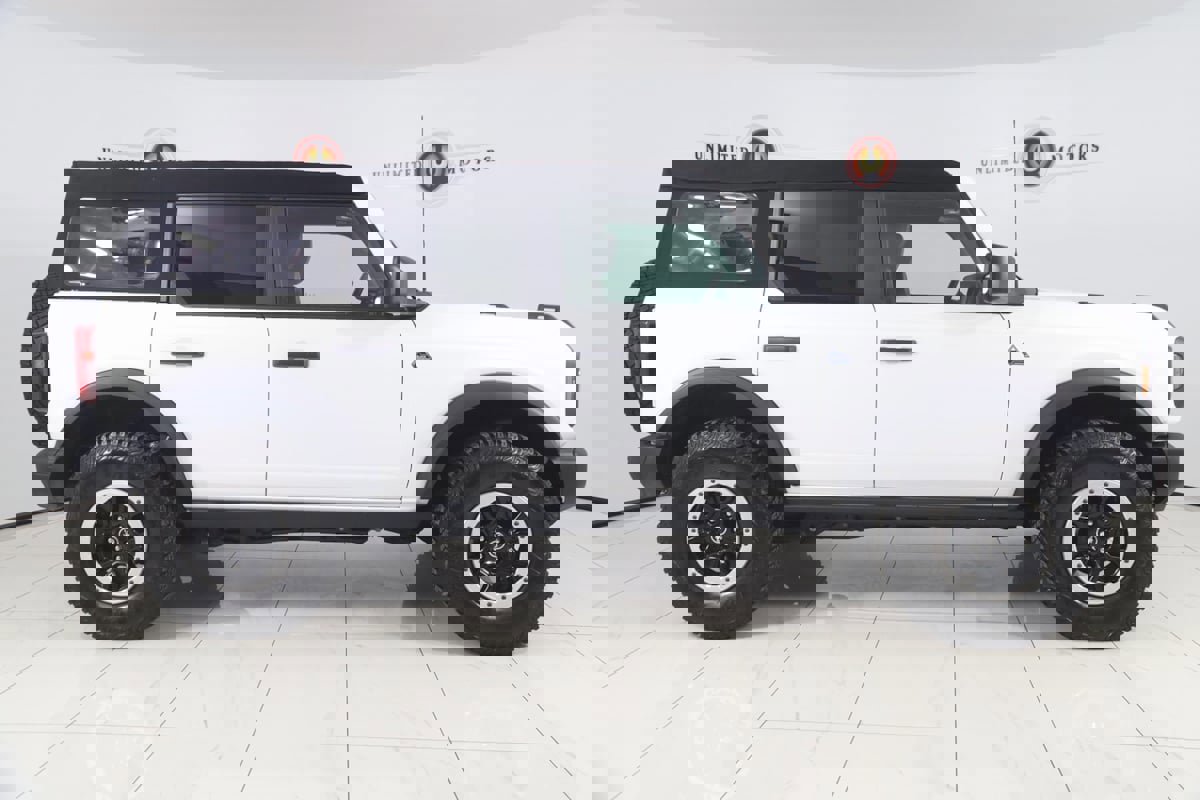 Used 2024 Ford Bronco Black Diamond w/ Sasquatch Package image 2