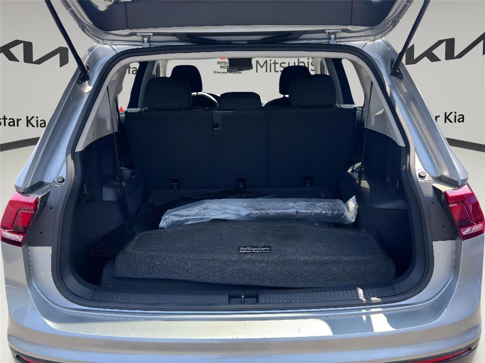 Used 2020 Volkswagen Tiguan S FWD image 7