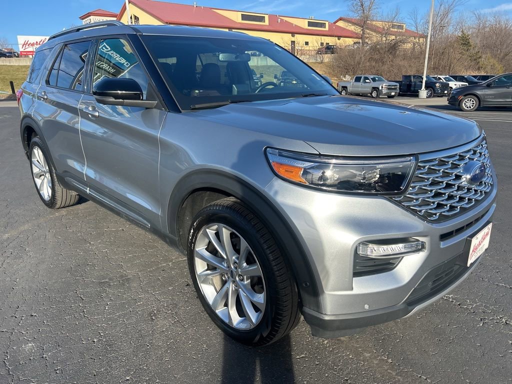 Used 2022 Ford Explorer Platinum w/ Equipment Group 601A image 3