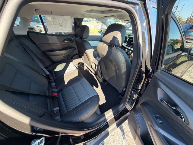 New 2026 Chevrolet Trax LT w/ Sunroof Package FWD image 25