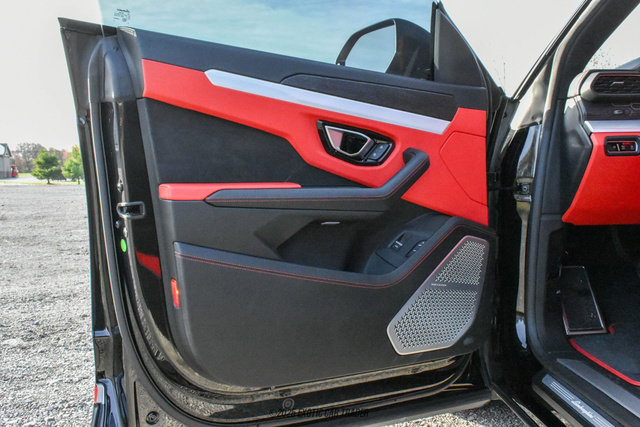 Used 2020 Lamborghini Urus image 46