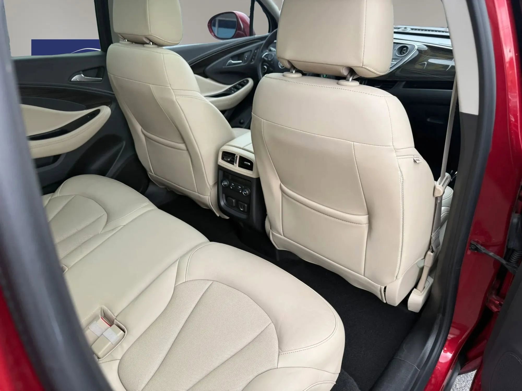 Used 2019 Buick Envision Essence FWD image 34