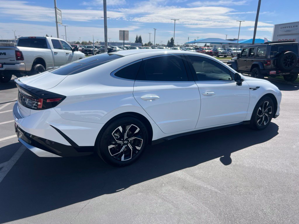 Used 2025 Hyundai Sonata SEL FWD image 10