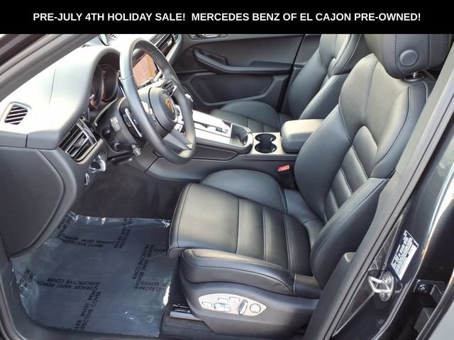 Used 2026 Porsche Macan AWD/4WD image 16