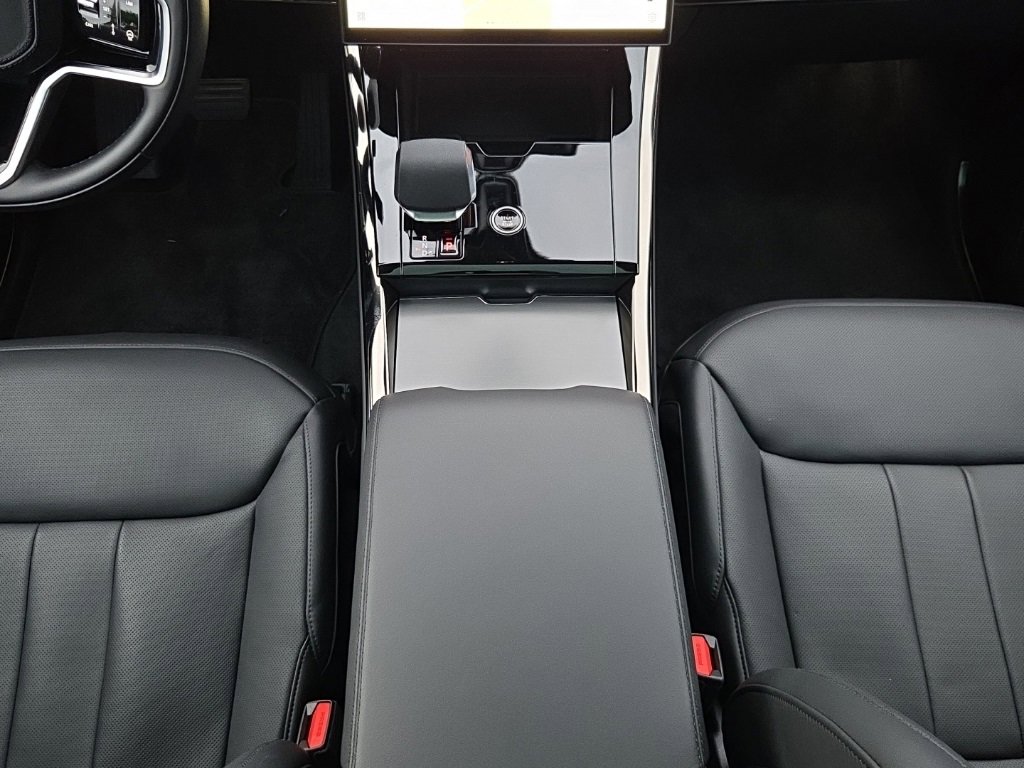 Used 2025 Land Rover Range Rover Sport SE image 23