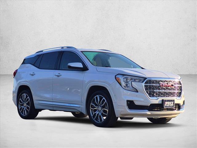 Used 2022 GMC Terrain Denali w/ Denali Premium Package AWD/4WD image 3