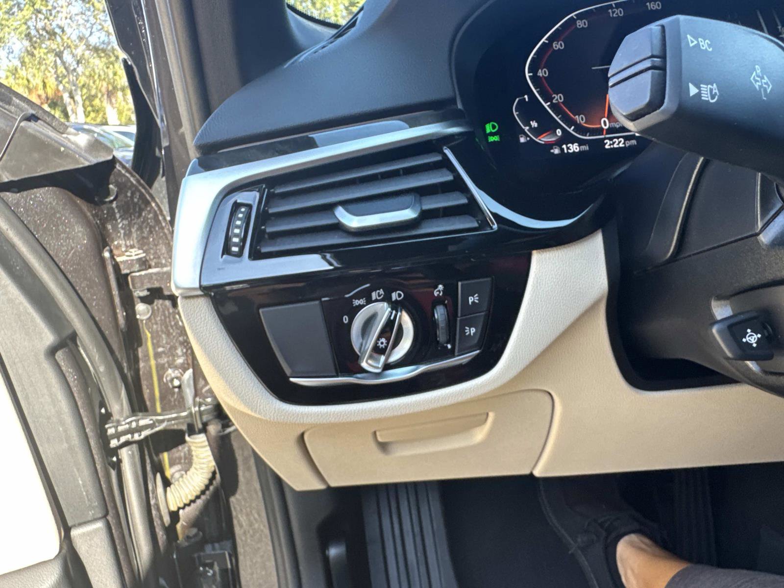 Certified 2023 BMW 540i w/ Premium Package image 30