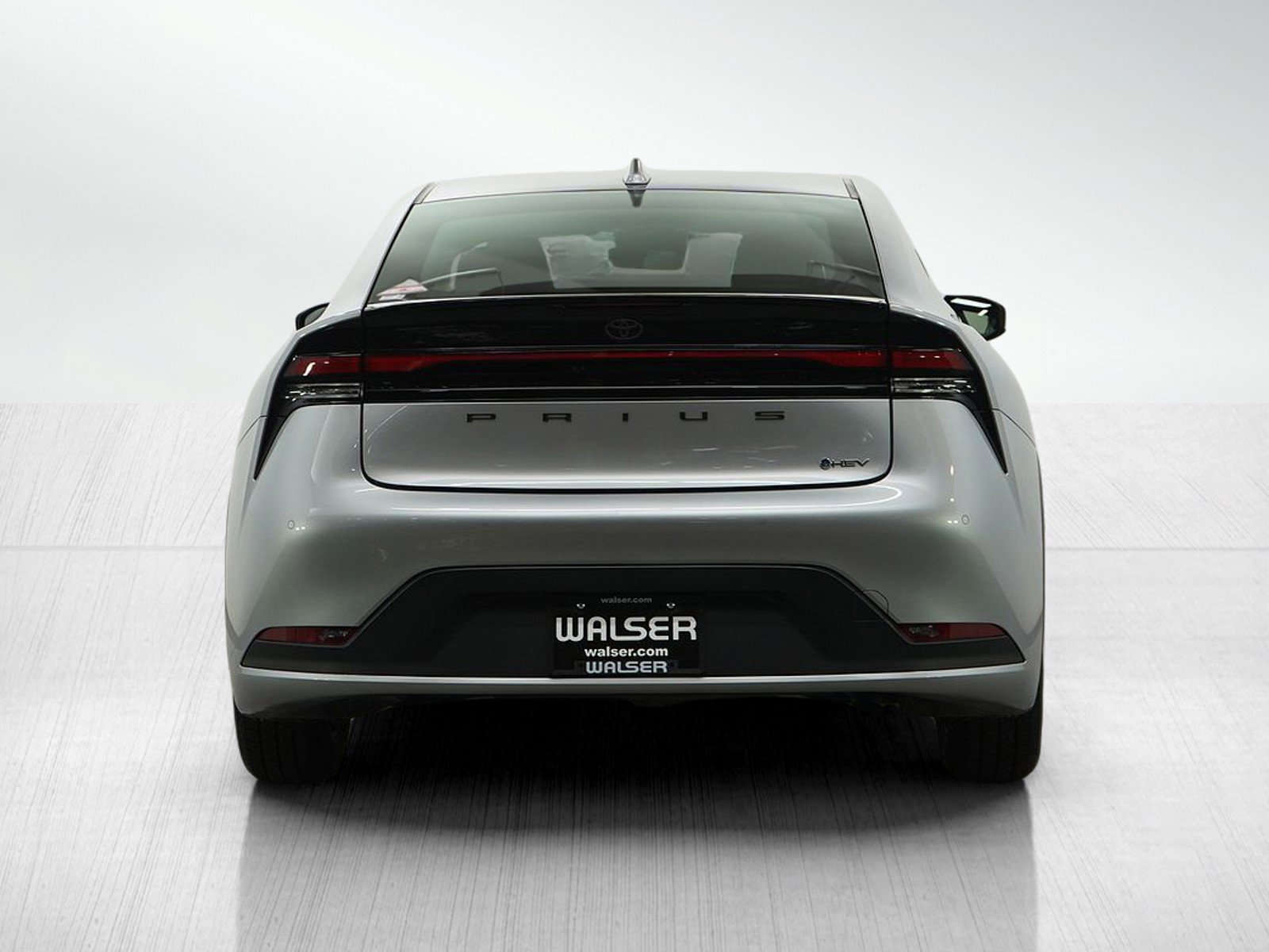 Used 2025 Toyota Prius LE image 6