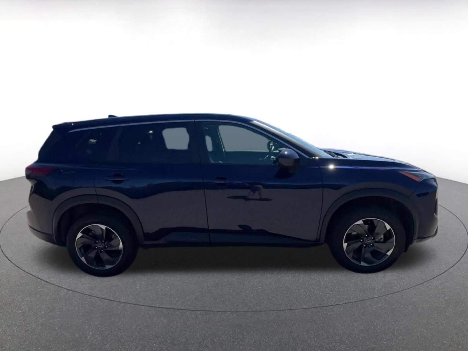 Used 2025 Nissan Rogue SV AWD/4WD image 15