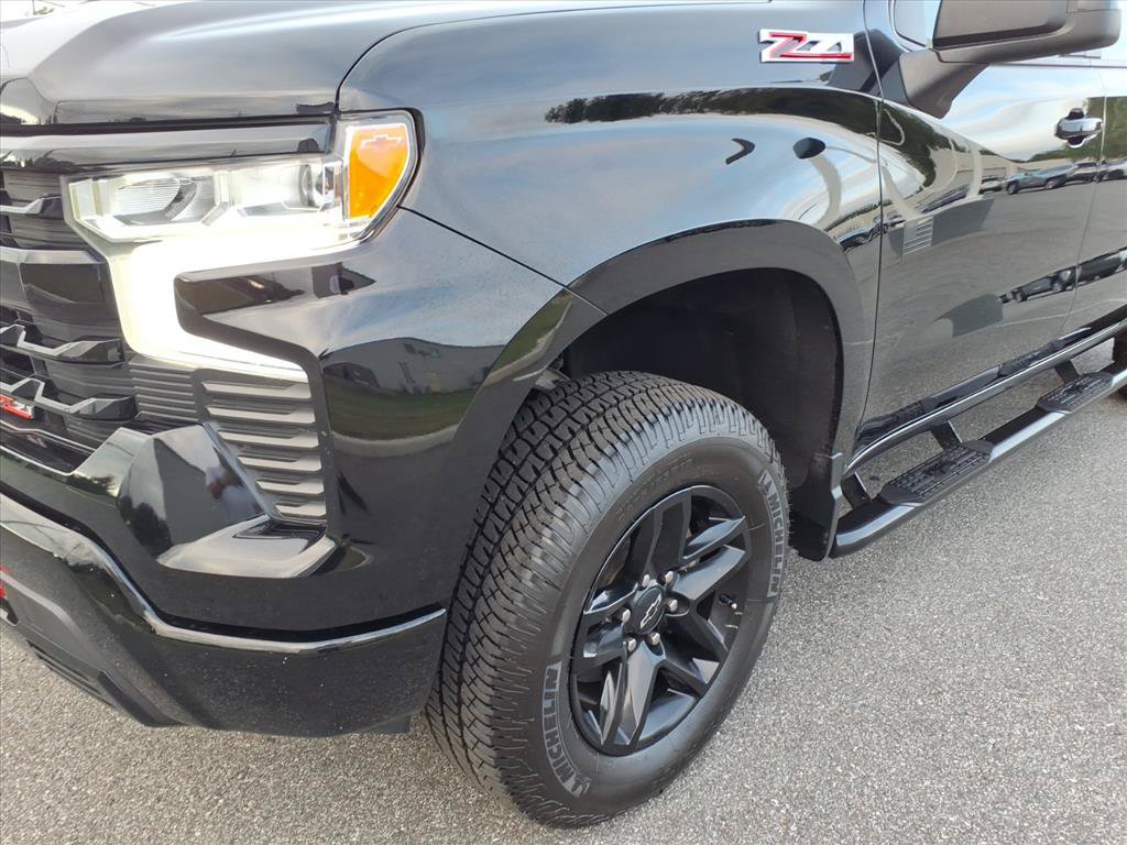 Used 2023 Chevrolet Silverado 1500 LT Trail Boss w/ Convenience Package II AWD/4WD image 9