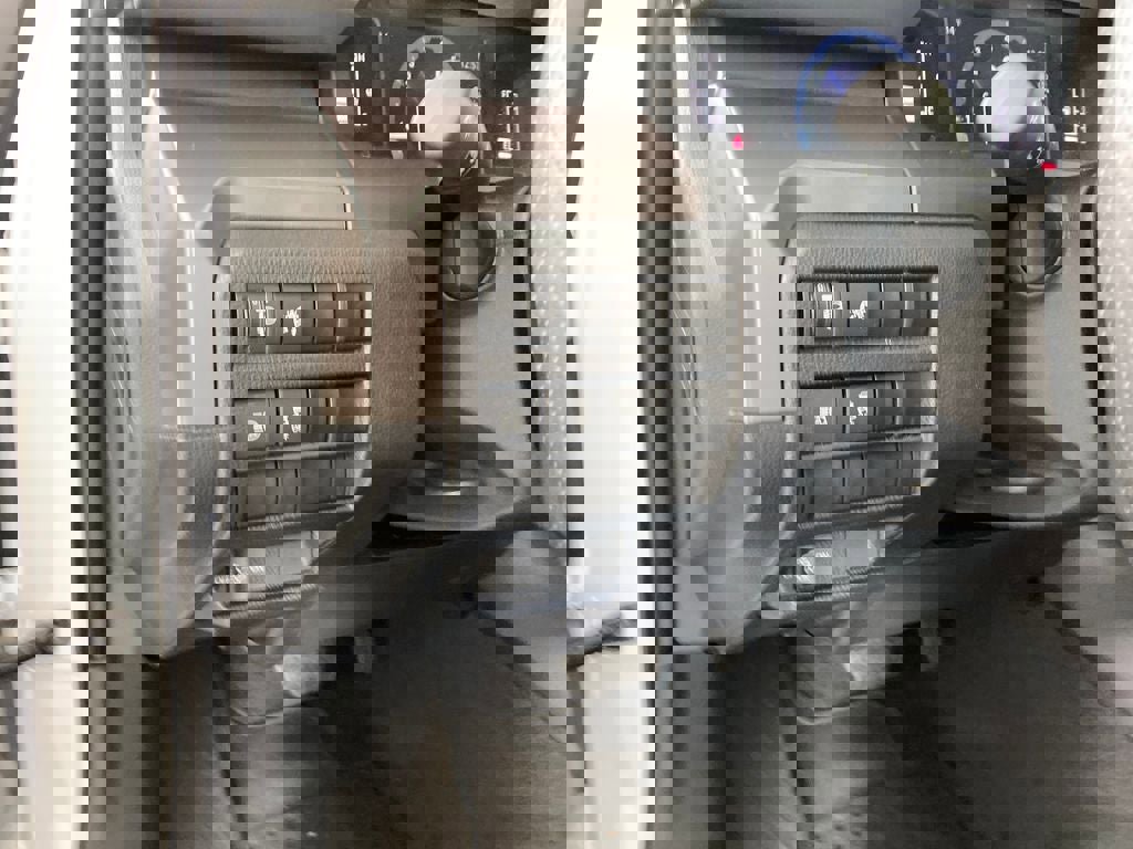 New 2024 Toyota Tacoma SR5 w/ SR5 Upgrade Package image 12