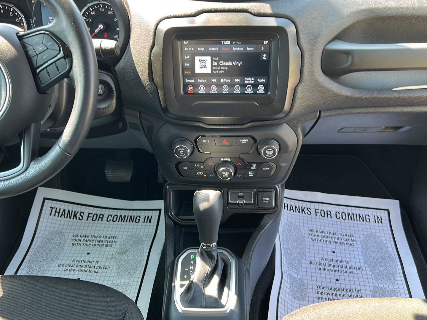 Used 2018 Jeep Renegade Altitude FWD image 24