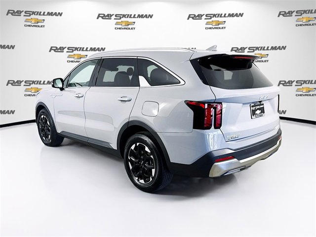 Used 2025 Kia Sorento S image 5