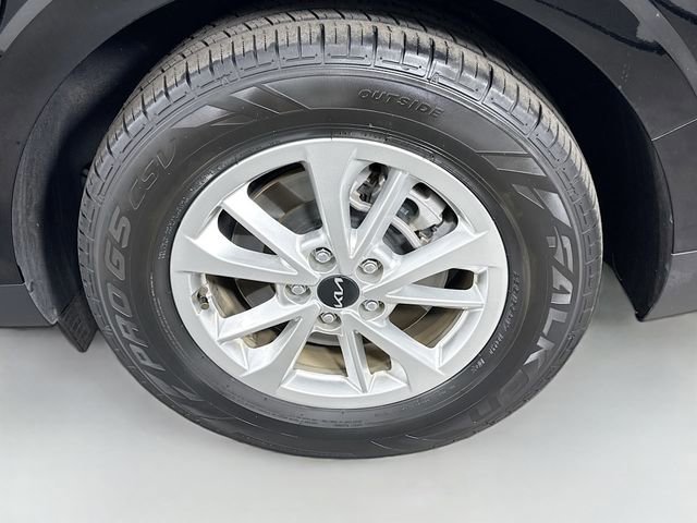 Used 2023 Kia Carnival LX FWD image 31
