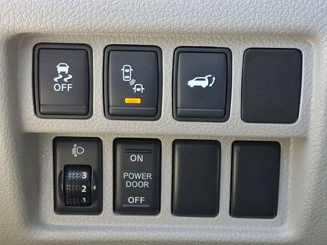 Used 2013 Nissan Quest LE w/ Value Cargo Pkg image 27