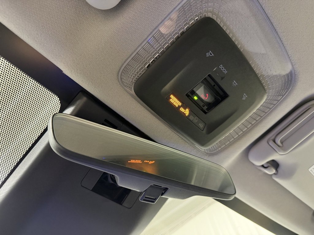 Used 2023 Toyota Prius LE image 20