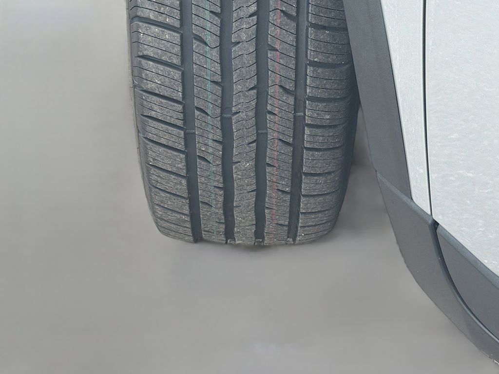 Used 2021 Chevrolet Traverse RS image 43