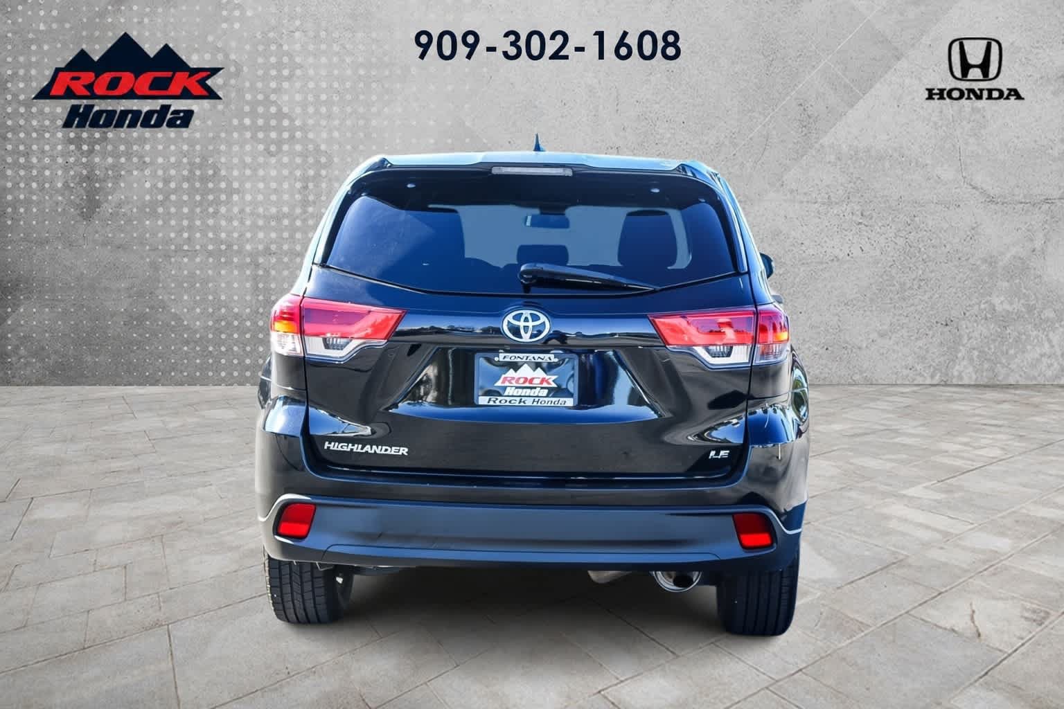 Used 2019 Toyota Highlander Plus FWD image 5