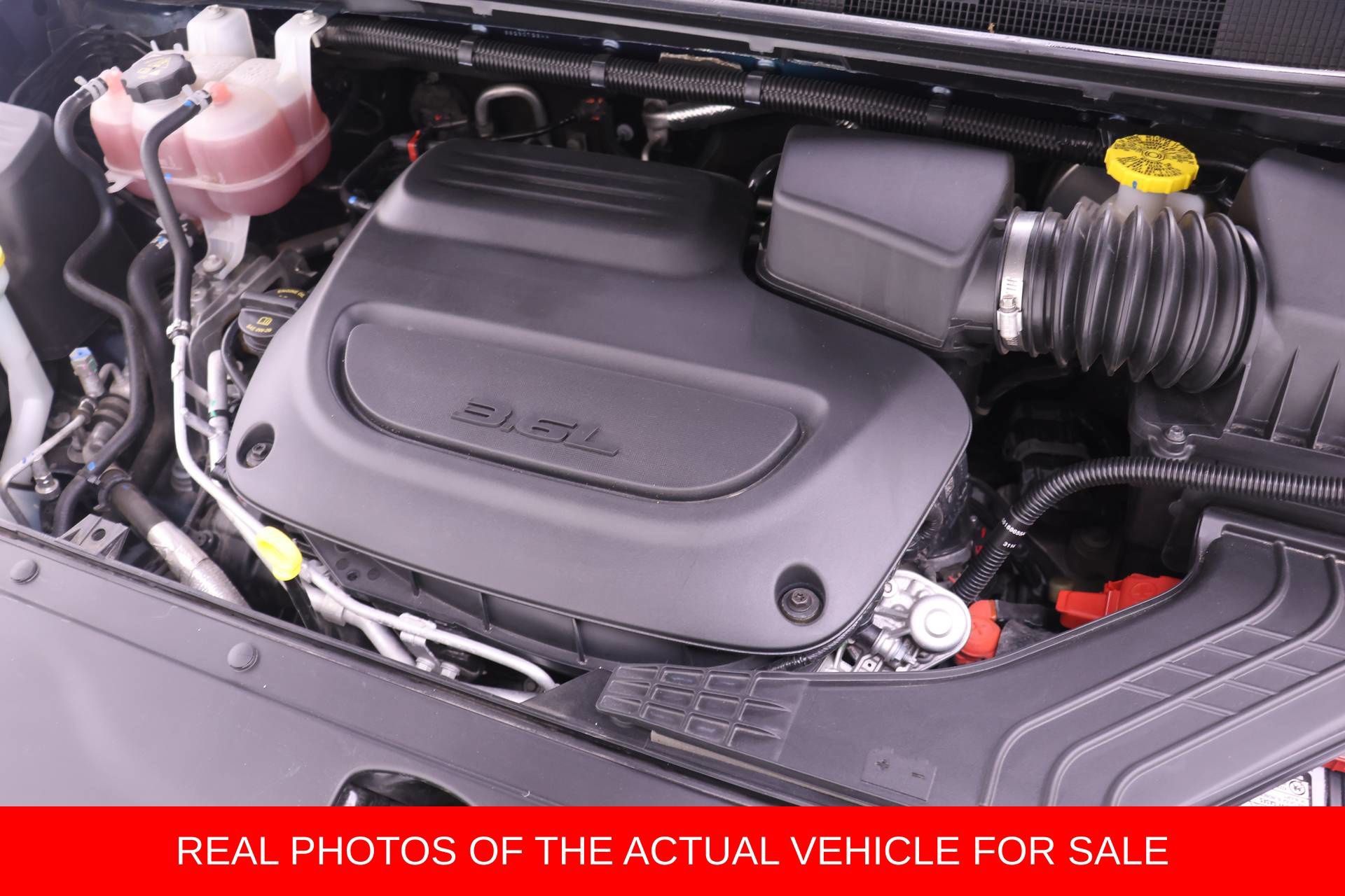 Used 2025 Chrysler Pacifica Limited FWD image 17