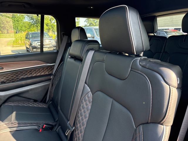 Used 2025 Jeep Grand Cherokee L Summit w/ Advanced Protech Group IV AWD/4WD image 22