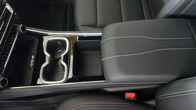 New 2027 Chevrolet Traverse LT w/ Sun and Wheel Package FWD image 10
