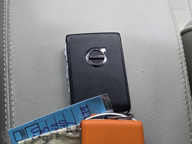 Used 2023 Volvo XC40 B5 Plus w/ Protection Package Premier image 22